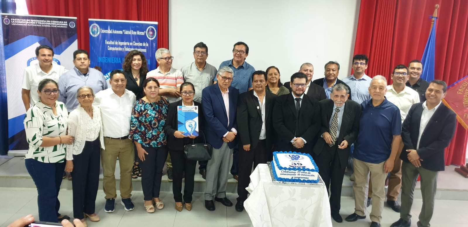 𝐈𝐧𝐠𝐞𝐧𝐢𝐞𝐫𝐢́𝐚 𝐈𝐧𝐟𝐨𝐫𝐦𝐚́𝐭𝐢𝐜𝐚 𝐝𝐞 𝐥𝐚 𝐅𝐈𝐂𝐂𝐓 𝐜𝐞𝐥𝐞𝐛𝐫𝐨́ 𝐬𝐮 𝟑𝟗.º 𝐚𝐧𝐢𝐯𝐞𝐫𝐬𝐚𝐫𝐢𝐨 𝐜𝐨𝐧 𝐫𝐞𝐜𝐨𝐧𝐨𝐜𝐢𝐦𝐢𝐞𝐧𝐭𝐨𝐬 𝐲 𝐚𝐜𝐭𝐢𝐯𝐢𝐝𝐚𝐝𝐞𝐬 𝐚𝐜𝐚𝐝𝐞́𝐦𝐢𝐜𝐚𝐬