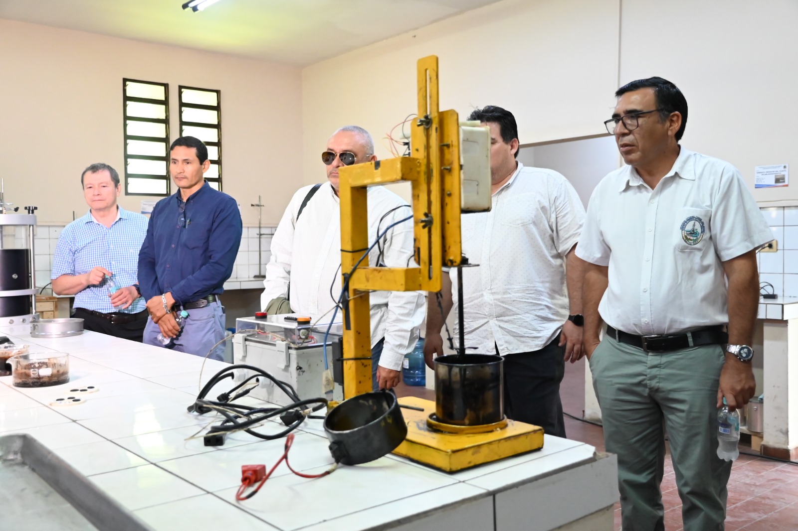 Ingeniería Civil impulsa la innovación con nuevo equipos de vanguardia en Asfalto