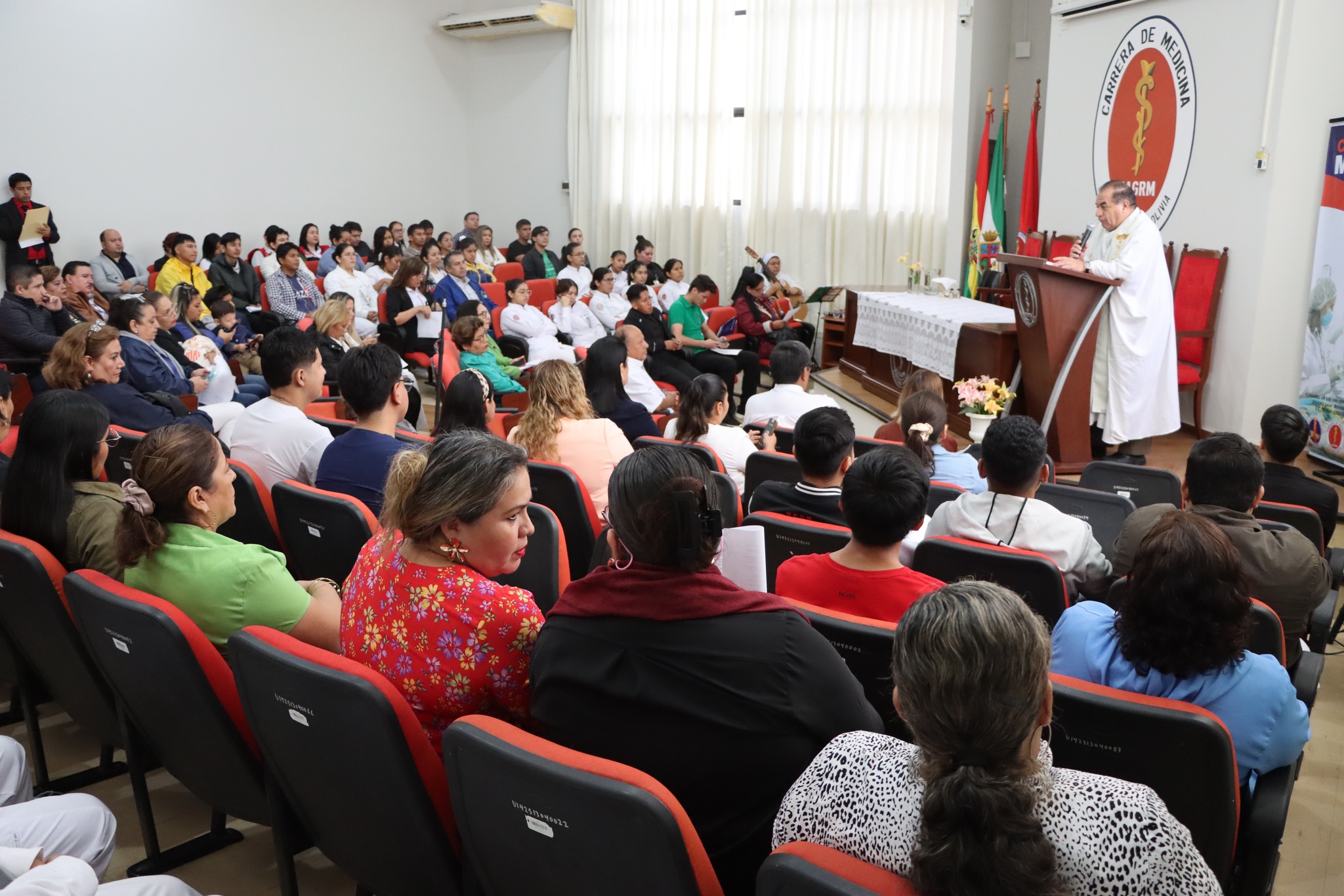 32 años formando profesionales en salud: un aniversario con proyección científica y humanista