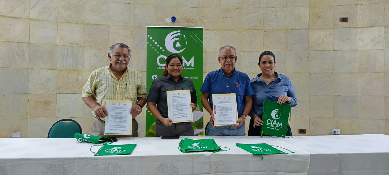 La DEIS  y el Colegio de Ingenieros Ambientales firman acuerdo para impulsar la sostenibilidad en Santa Cruz