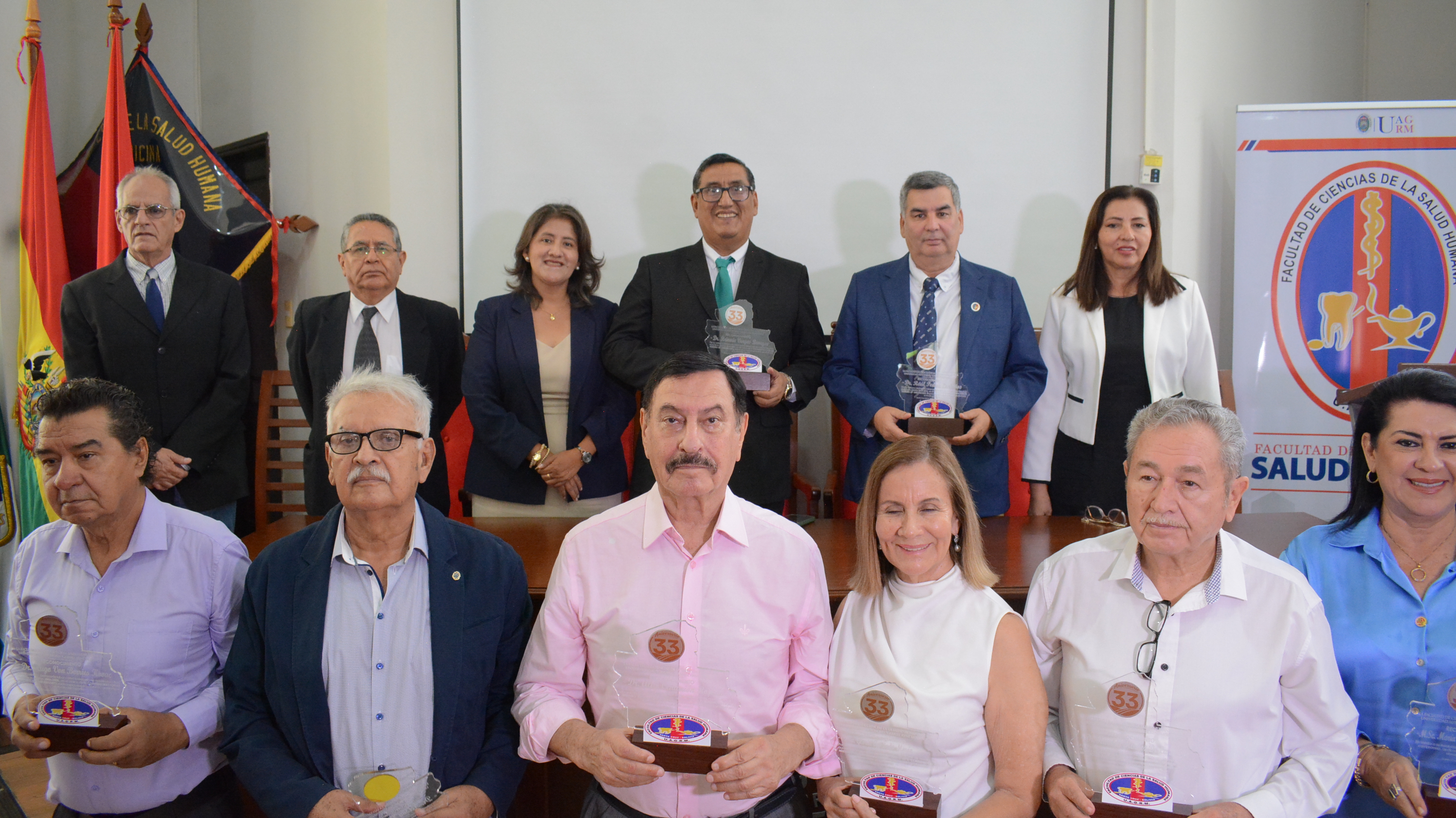 𝟑𝟑 𝐀Ñ𝐎𝐒 𝐅𝐎𝐑𝐌𝐀𝐍𝐃𝐎 𝐏𝐑𝐎𝐅𝐄𝐒𝐈𝐎𝐍𝐀𝐋𝐄𝐒 𝐄𝐍 𝐒𝐀𝐋𝐔𝐃 𝐇𝐔𝐌𝐀𝐍𝐀