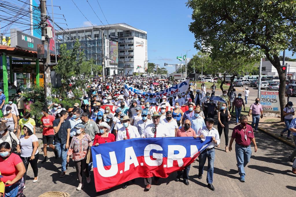 Gran marcha interinstitucional llegó hasta el INE exigiendo el derecho a la información sobre el Censo
