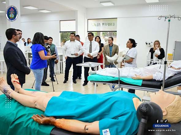 ICAP DE LA UAGRM SE POTENCIA Y FIRMA CONVENIO CON INFOCAL PARA DOBLE TITULACIÓN