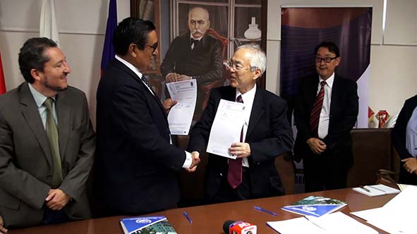 UAGRM Y LA UNIVERSIDAD DE NAGASAKI ACUERDAN INTERCAMBIO ACADÉMICO Y TRASFERENCIA TECNOLÓGICA
