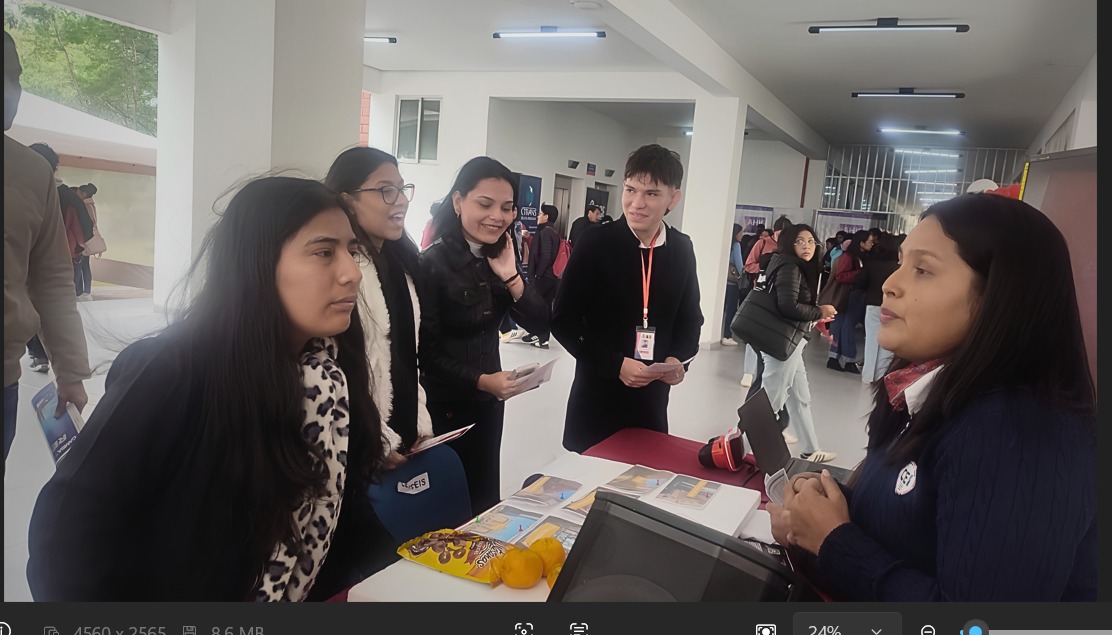 El Centro de Extensión de Idiomas, fortalece su presencia institucional en la Feria Cultural, Idiomas y Relaciones Internacionales”
