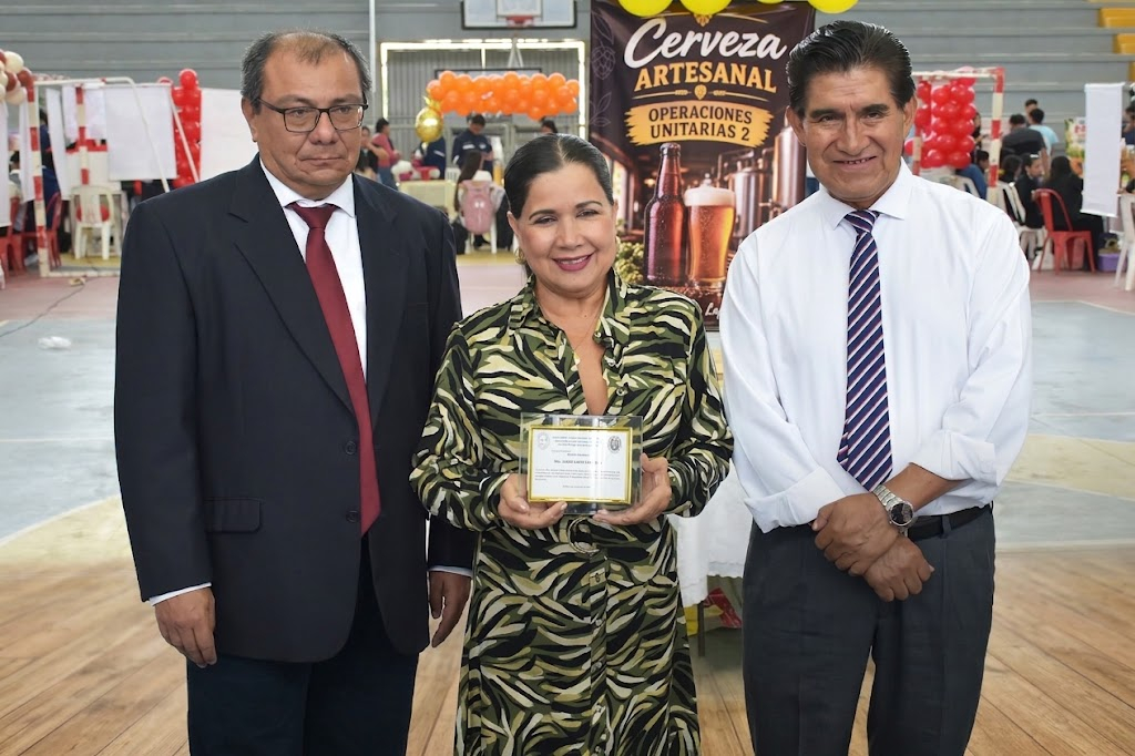 Investigación aplicada: La UAGRM fortalece la innovación agroindustrial en la 35a FEXPAL