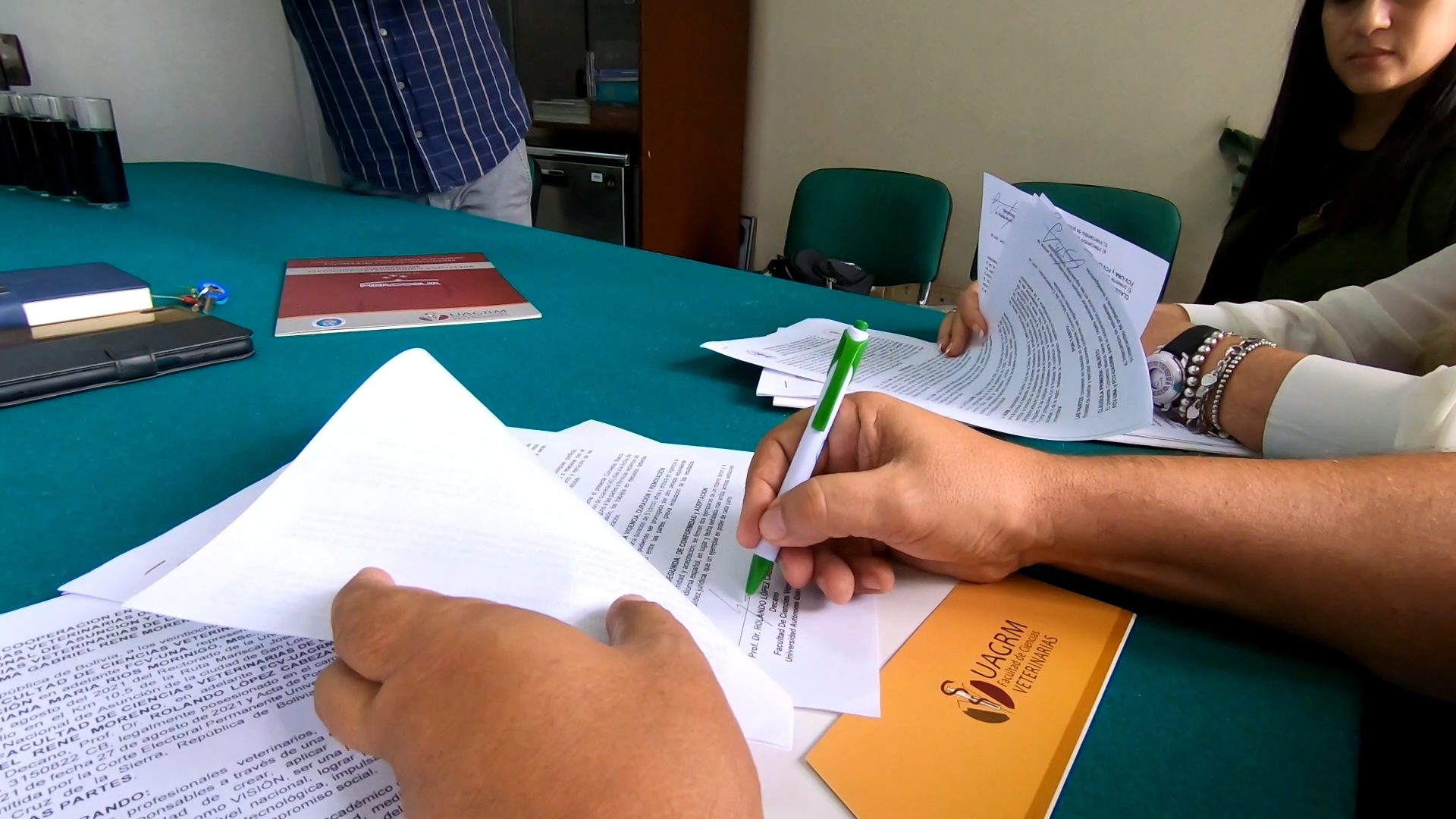 FACULTADES DE CIENCIAS VETERINARIAS DE LA U.A.G.R.M. Y LA U.N.A. DE PARAGUAY FIRMAN CONVENIO MARCO
