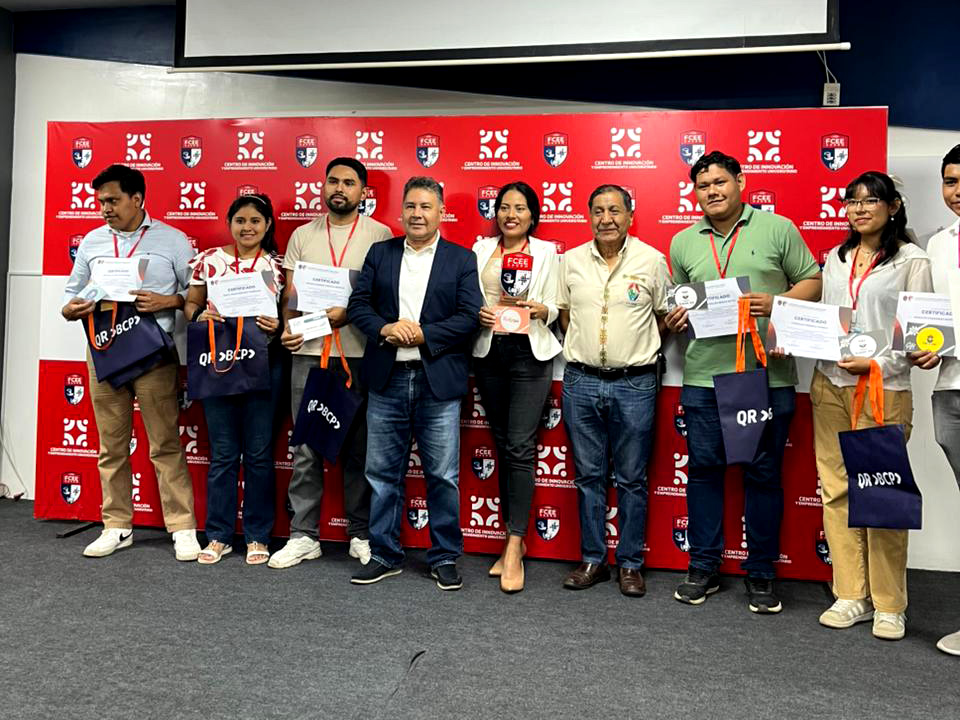 EKO'S Recibiendo Premio