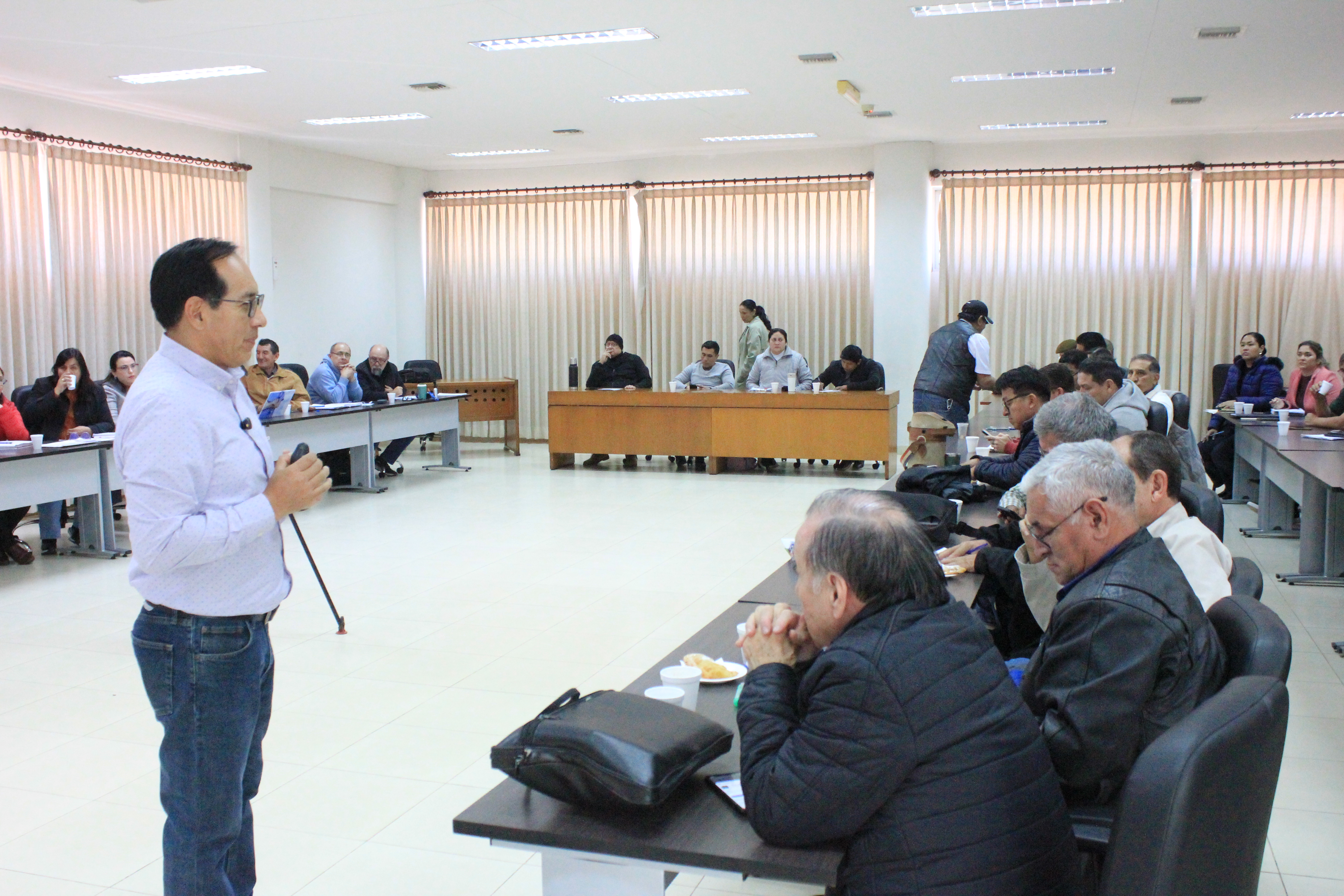 DOCENTES DE VETERINARIA AVANZAN EN LA CONSTRUCCIÓN DE UN NUEVO DISEÑO CURRICULAR