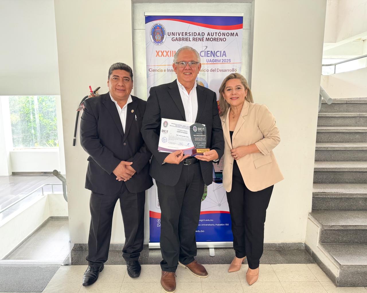 PhD. Abel Gonzalez Galán obtiene el 1er lugar en la categoría Concurso: Docente Individual – Ciencias de la Salud en la XXXIII Expociencia UAGRM 2025